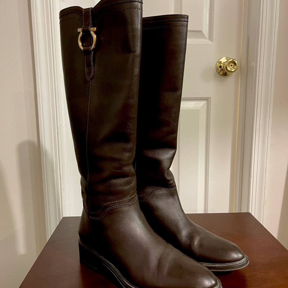 Salvatore Ferragamo Fersea Gancini Logo Riding Boots